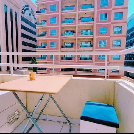 Dxb Hostel Near Adcb Metro Station Дубай Екстер'єр фото
