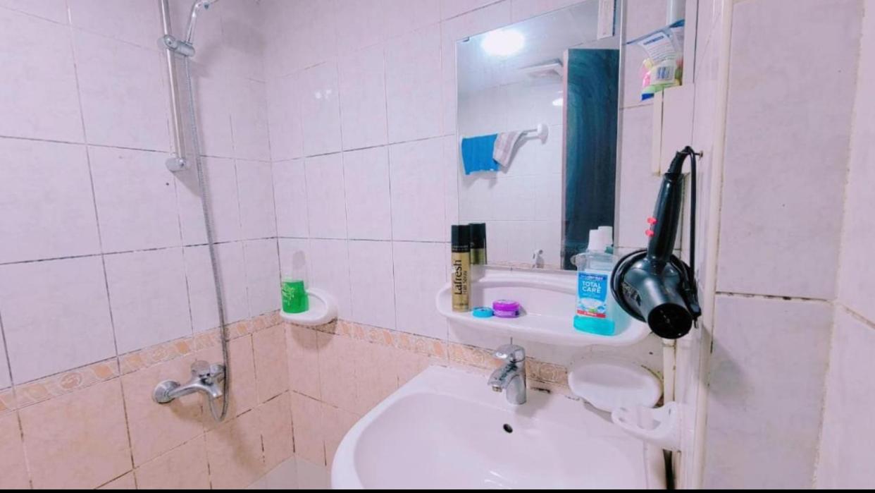 Dxb Hostel Near Adcb Metro Station Дубай Екстер'єр фото